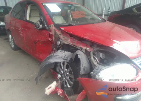 2010 Volkswagen Jetta Limited Edition from USA, damaged, VIN 3VWAX7AJ6AM150741